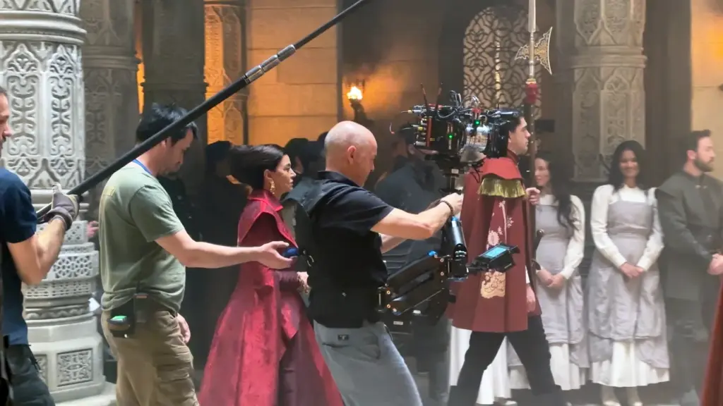 Shohreh bei einem Auftritt am Set von WOT.